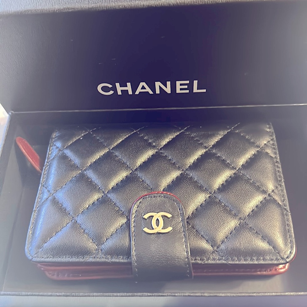chanel caviar wallet medium